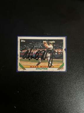 1993 Topps #100 Mark McGwire Oakland Athletics signed